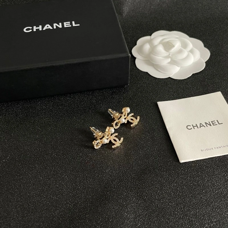 Versatile Chanel Earrings 219962