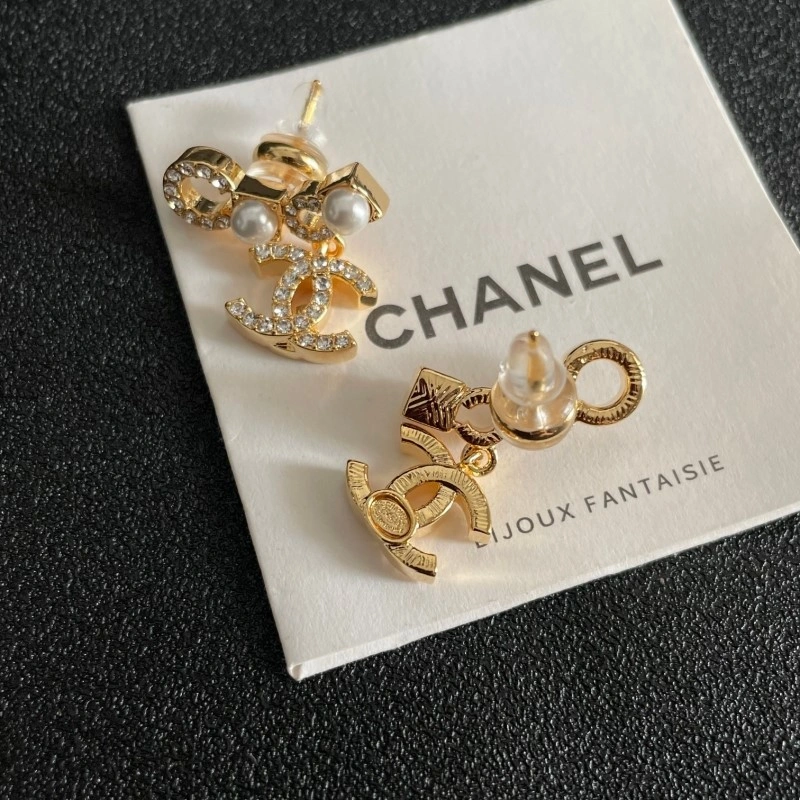 Versatile Chanel Earrings 219962