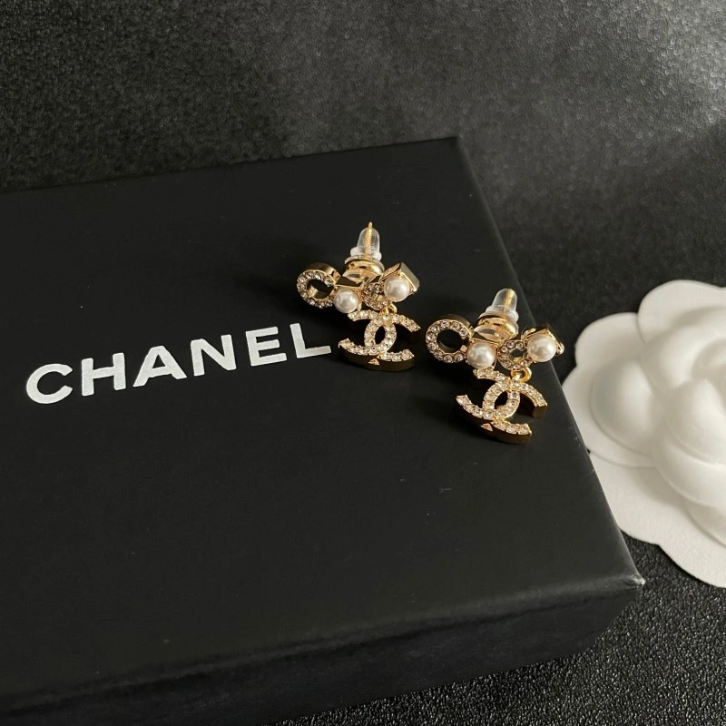 Versatile Chanel Earrings 219962