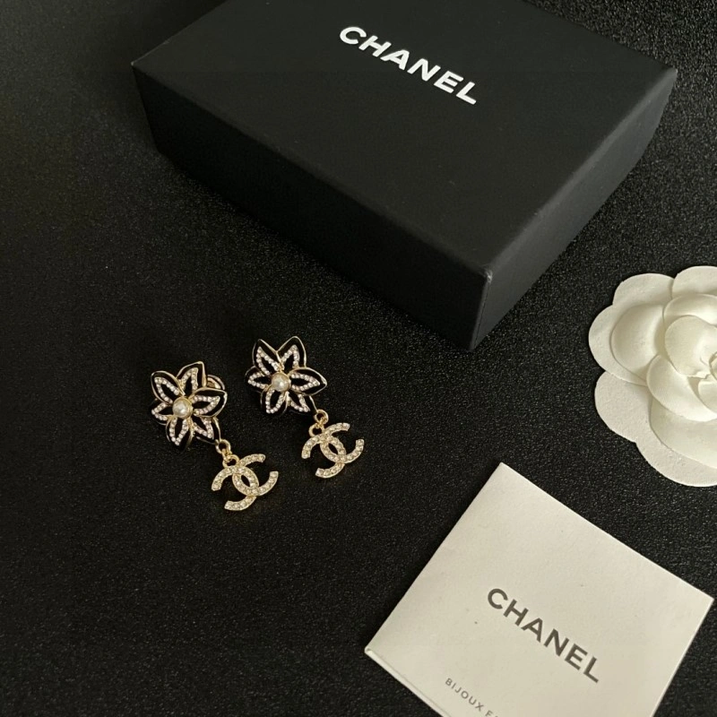 Chanel Earrings Sleek 219931