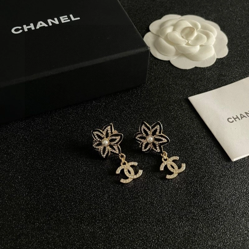 Chanel Earrings Sleek 219931