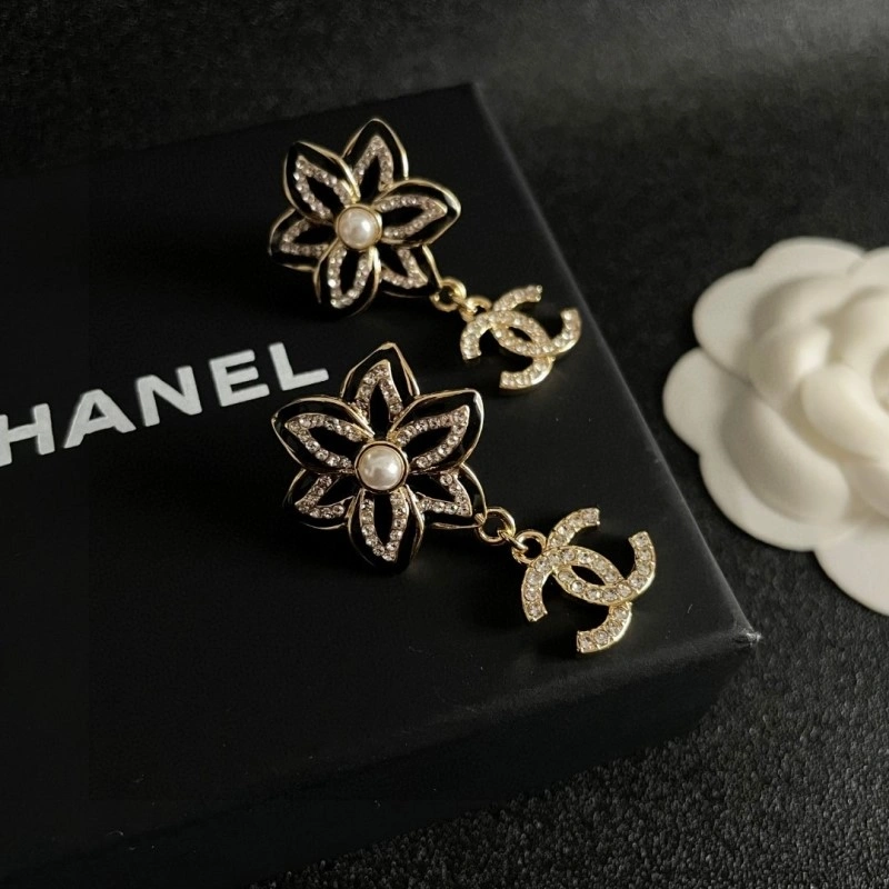 Chanel Earrings Sleek 219931