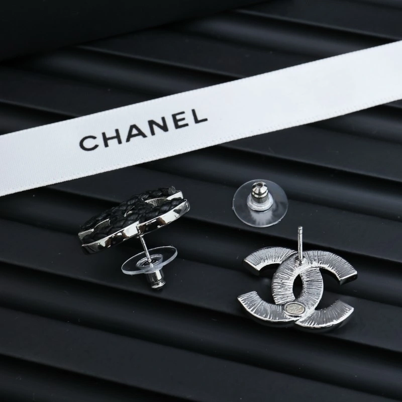 Chanel Earrings Stylish 219910
