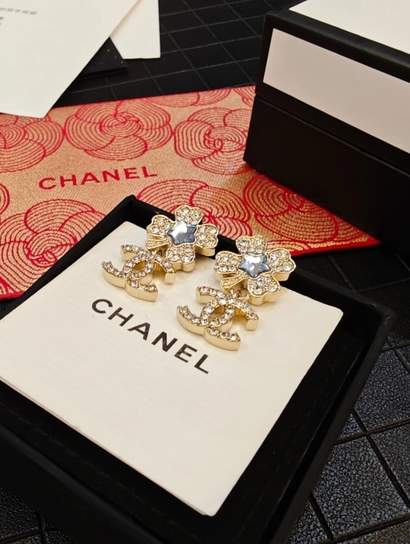 Chanel Earrings MoistureWicking 219917