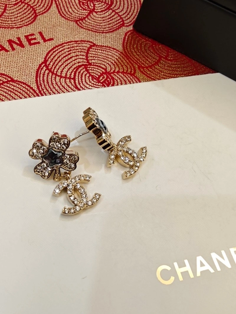 Chanel Earrings MoistureWicking 219917