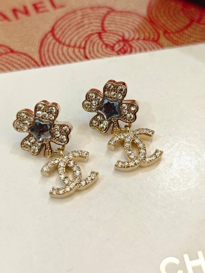 Chanel Earrings MoistureWicking 219917