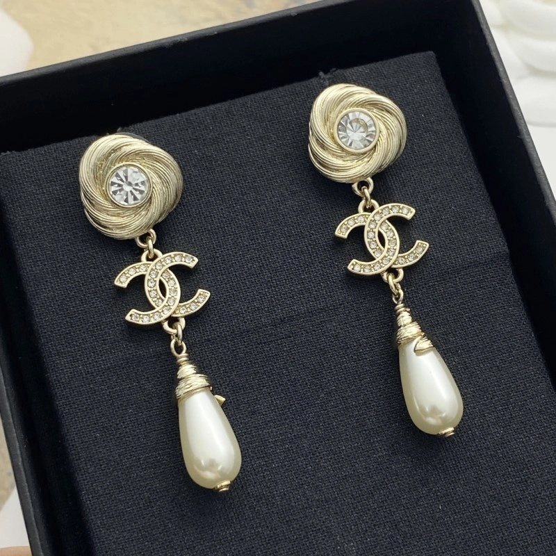 Chanel Earrings Soft 219912