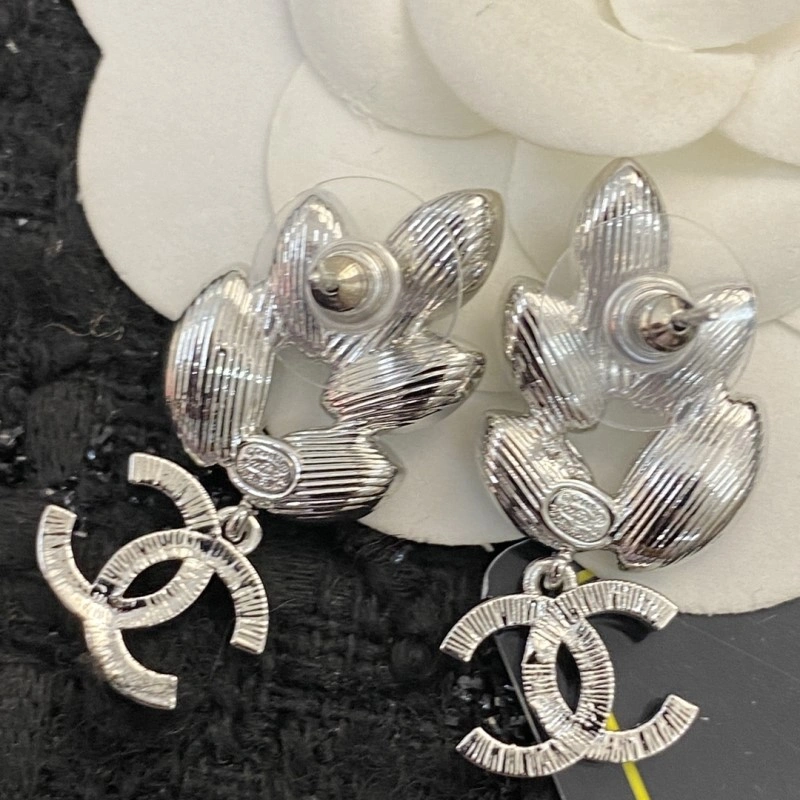 Stylish Chanel Earrings 219902