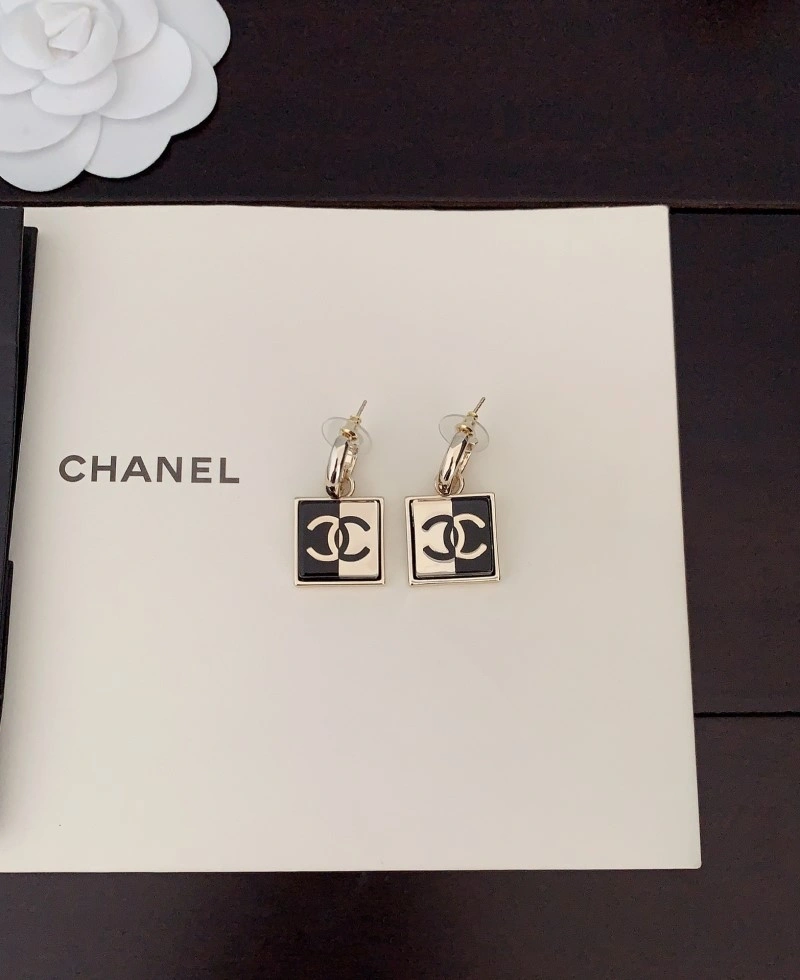 Chanel Earrings Tailored 219878