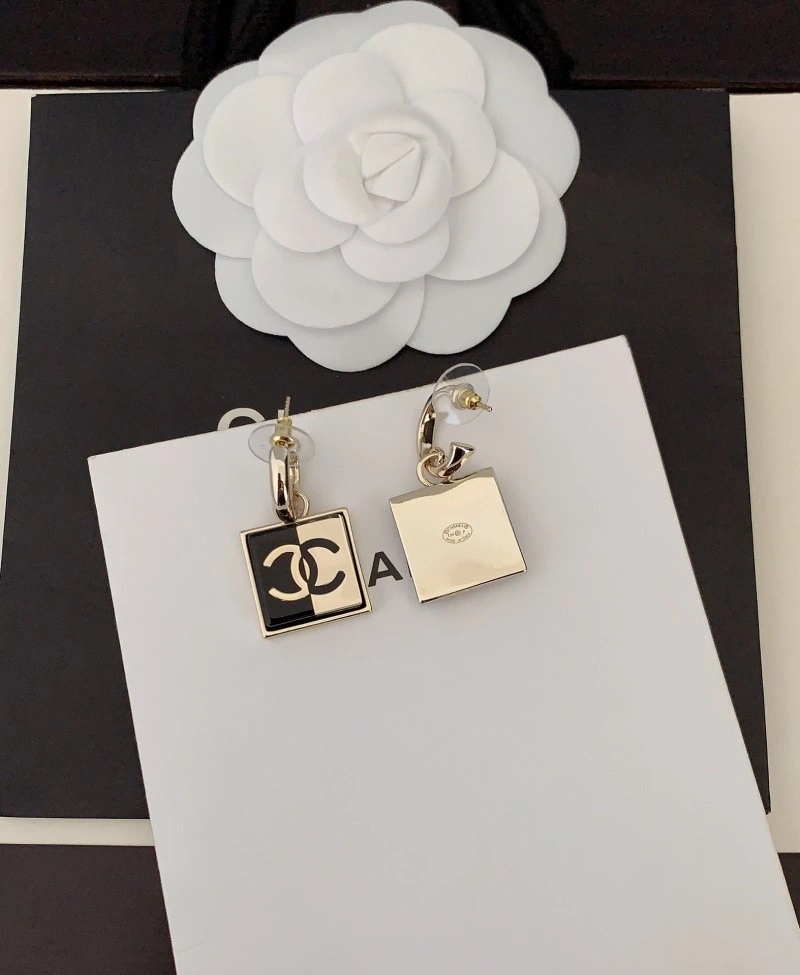 Chanel Earrings Tailored 219878