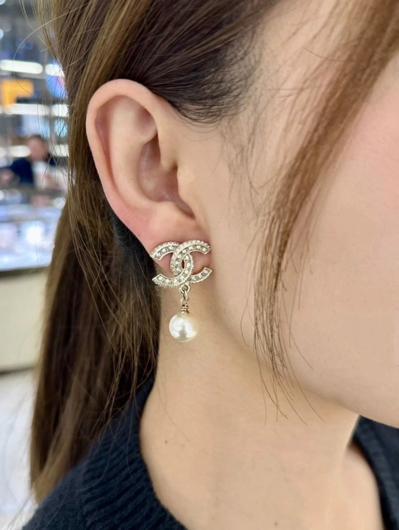 Breathable Chanel Earrings 219874