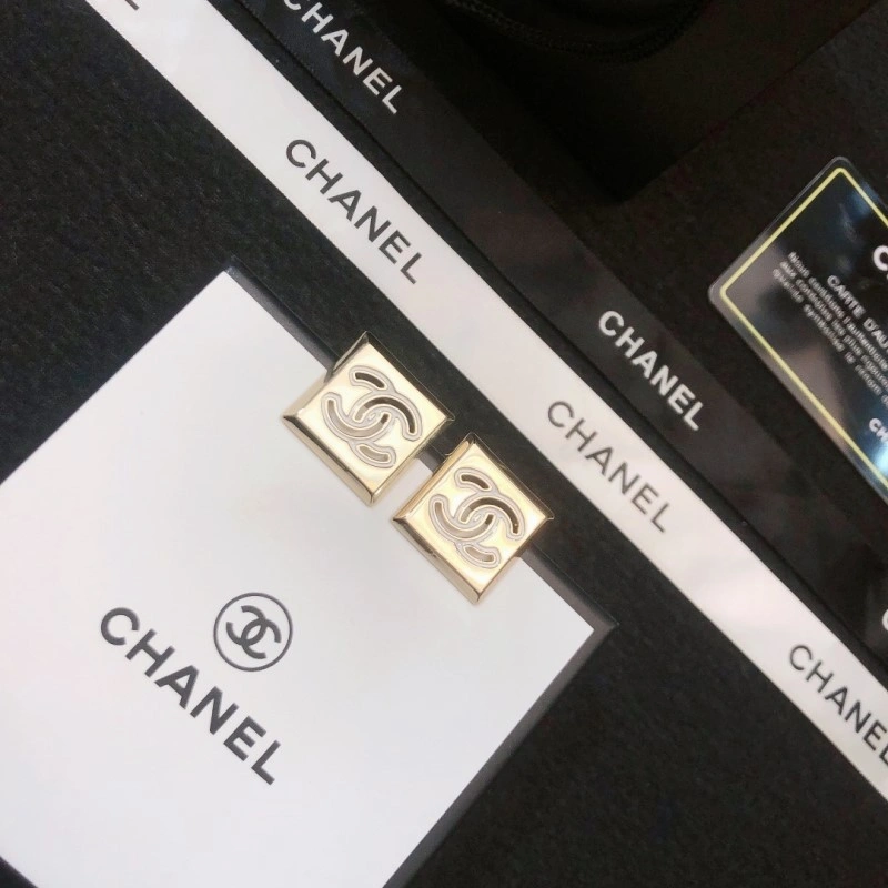 Chanel Earrings Fashionable 219867