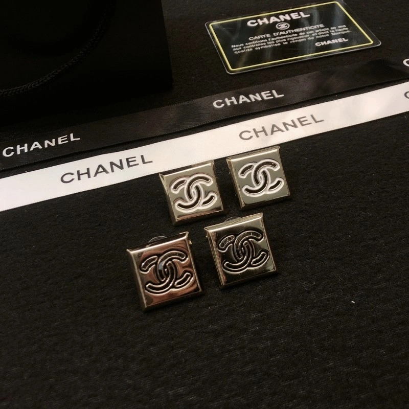 Chanel Earrings Fashionable 219867