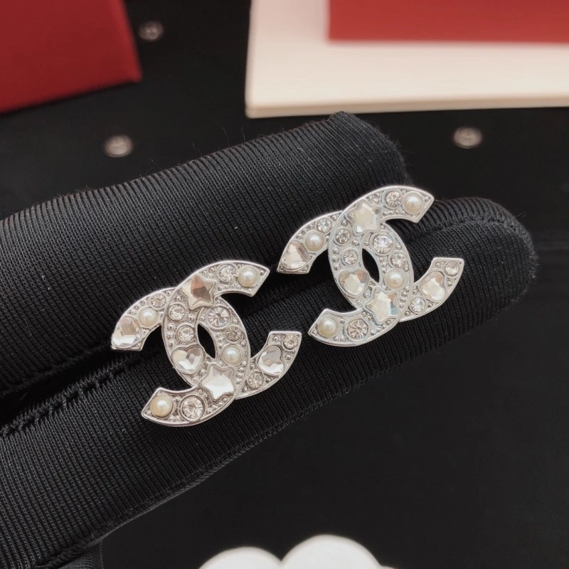 Affordable Chanel Earrings 219859