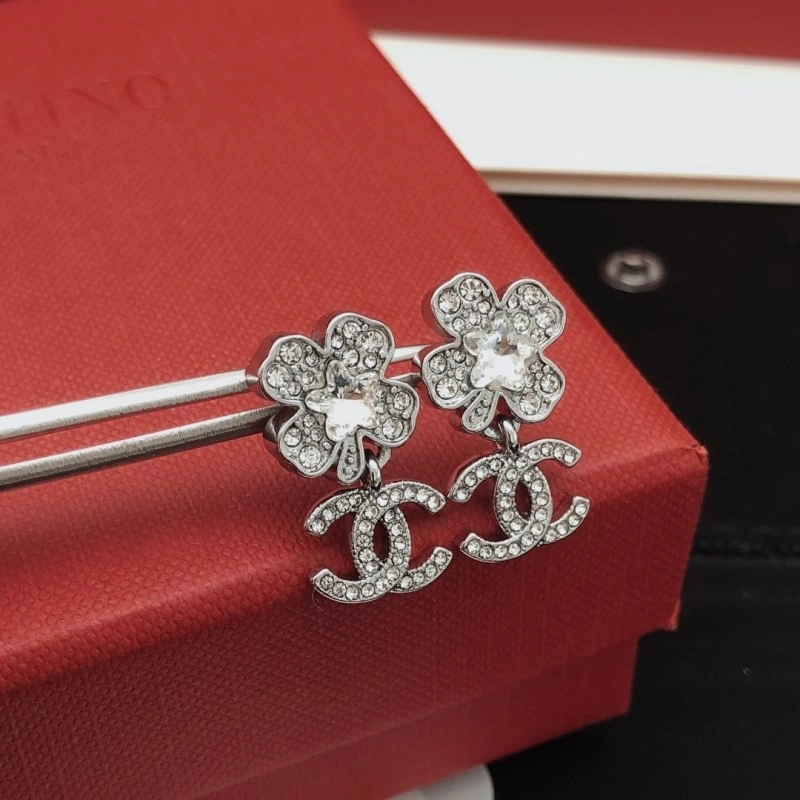 Elegant Chanel Earrings 219856