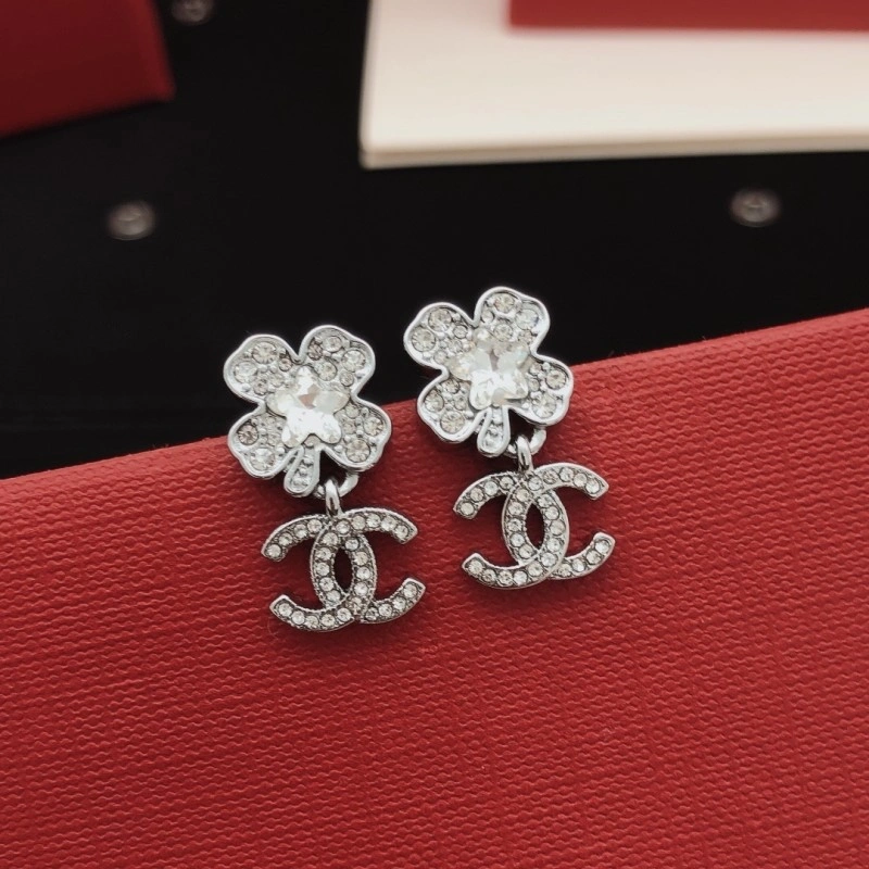 Elegant Chanel Earrings 219856