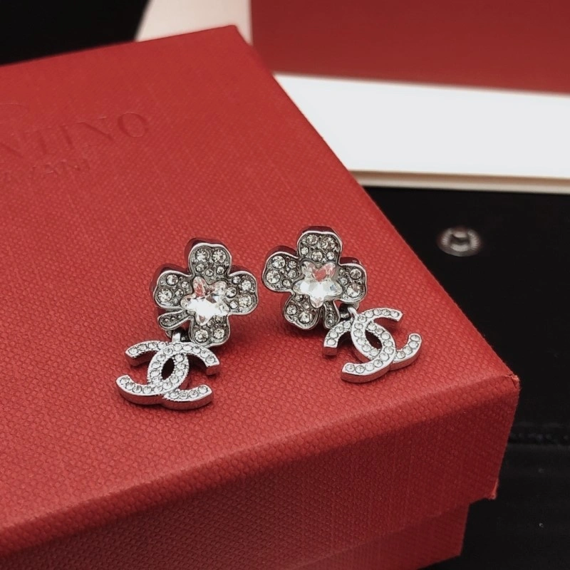 Elegant Chanel Earrings 219856