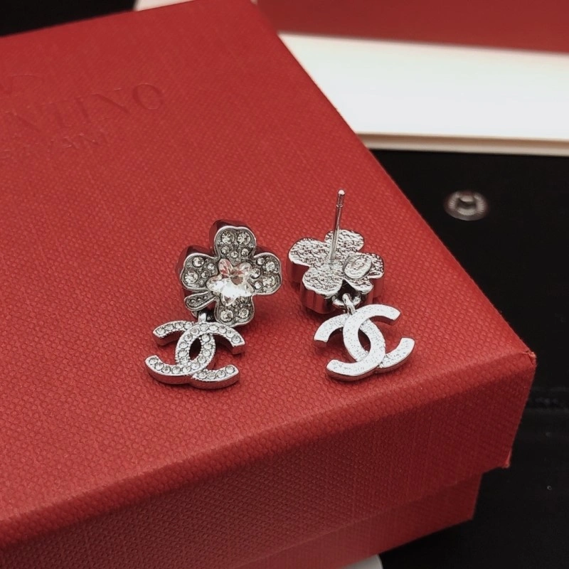 Elegant Chanel Earrings 219856