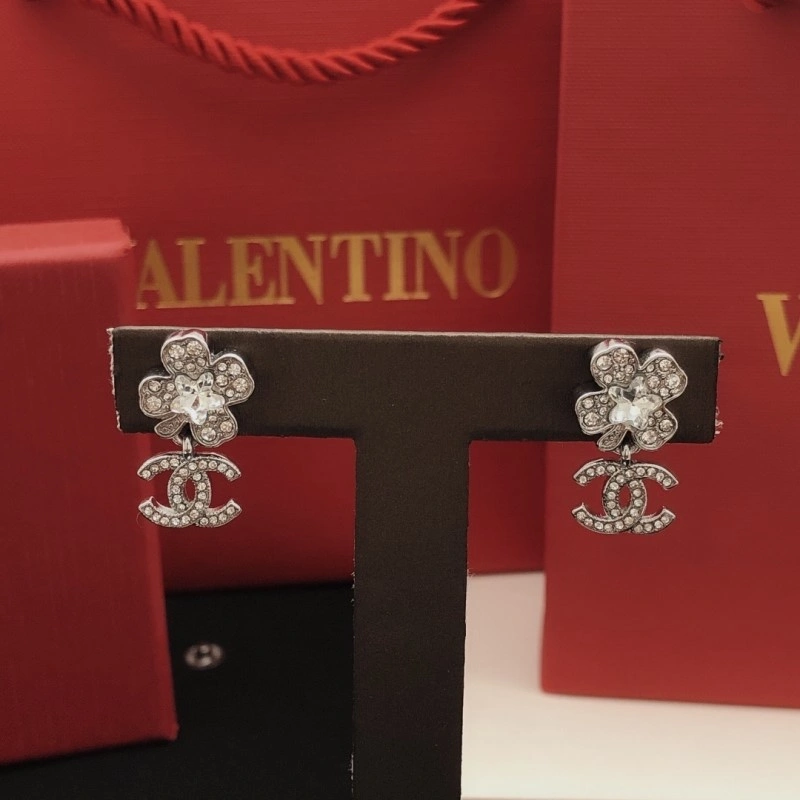 Elegant Chanel Earrings 219856