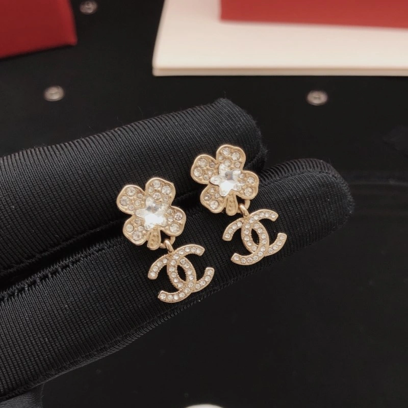 Chanel Earrings Lightweight 219930