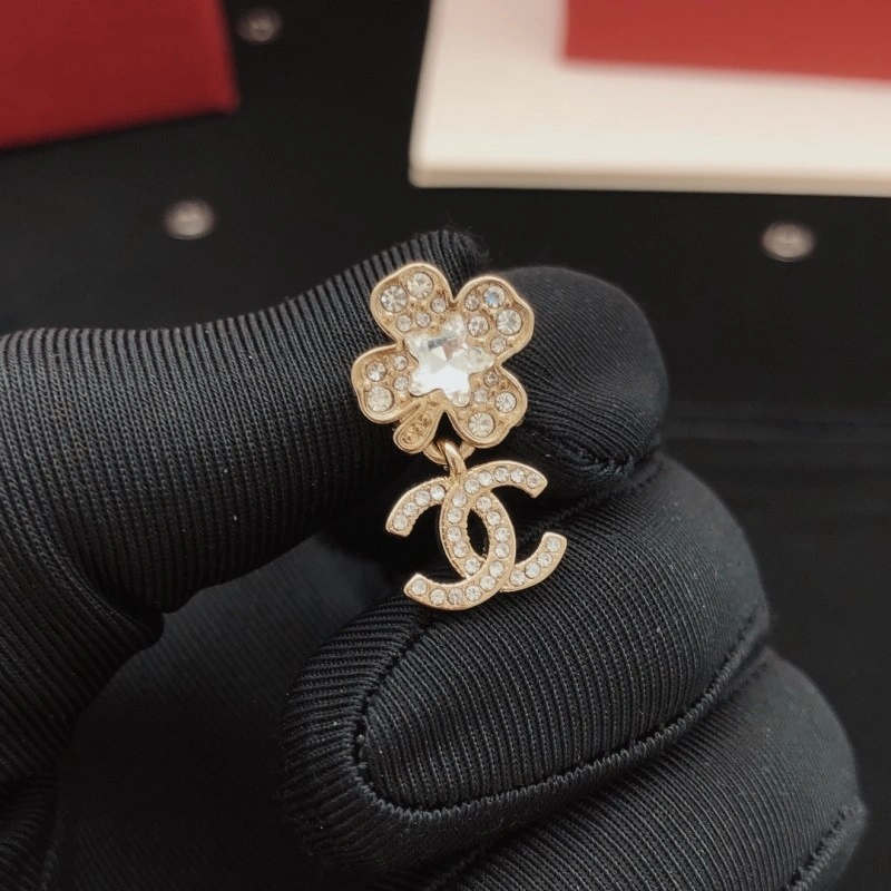 Chanel Earrings Lightweight 219930