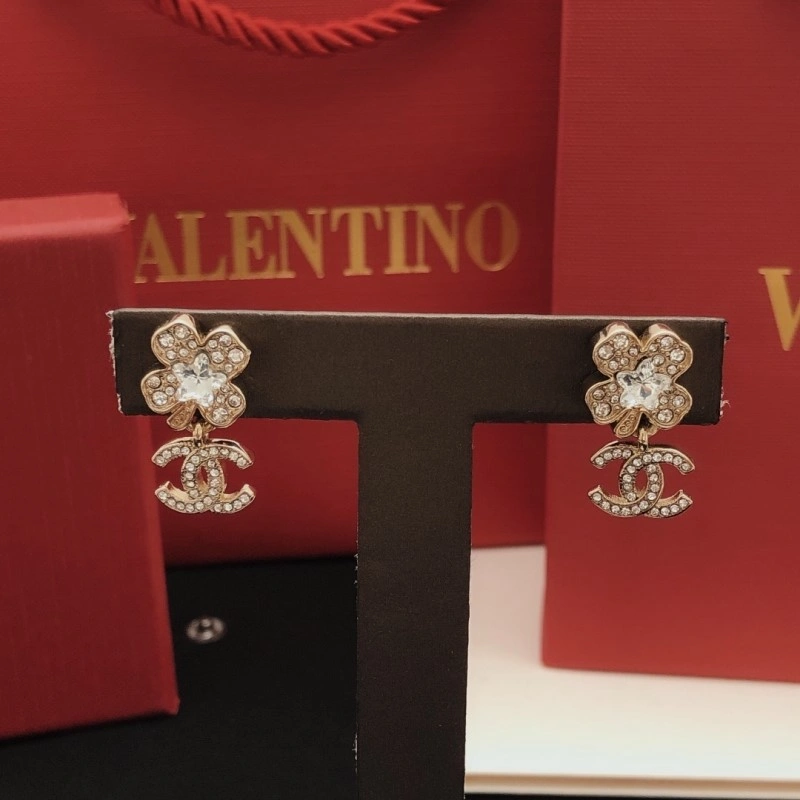 Chanel Earrings Lightweight 219930