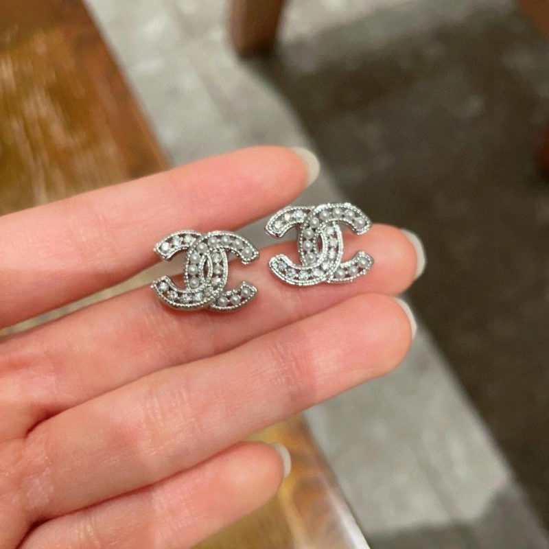 Chanel Earrings Cozy 219844