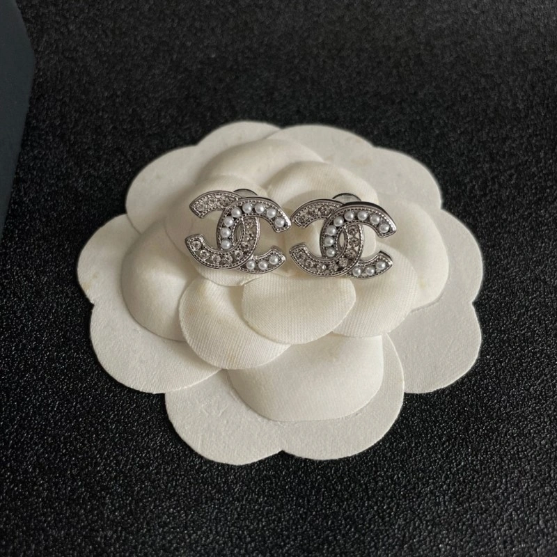 Chanel Earrings Cozy 219844