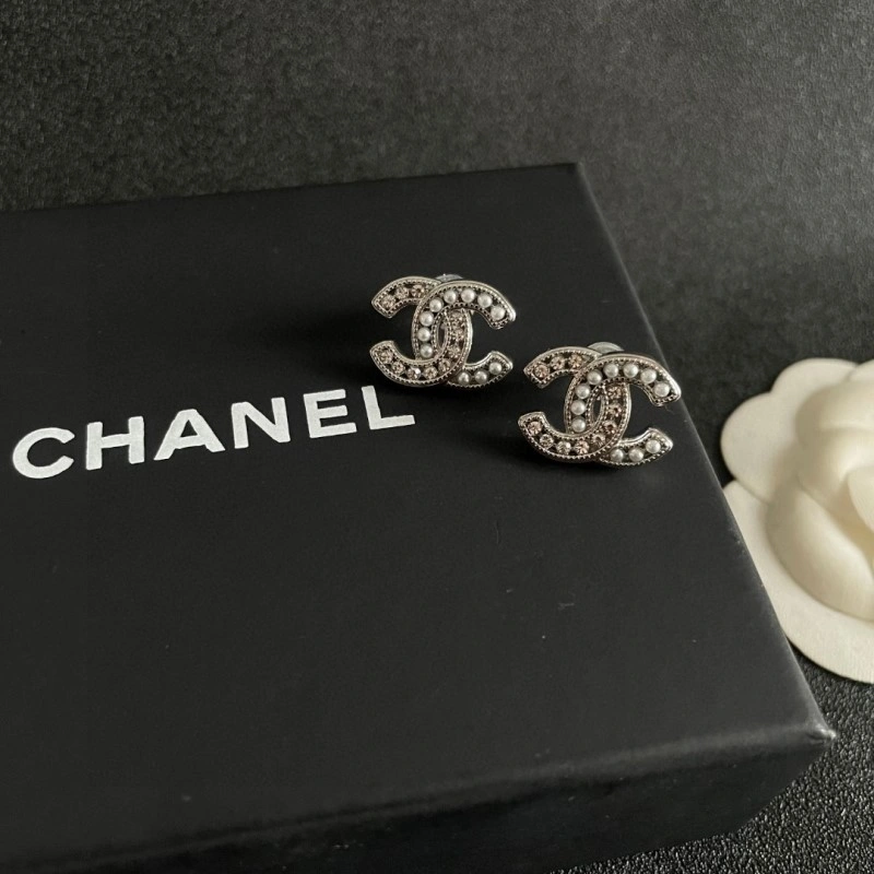 Chanel Earrings Cozy 219844