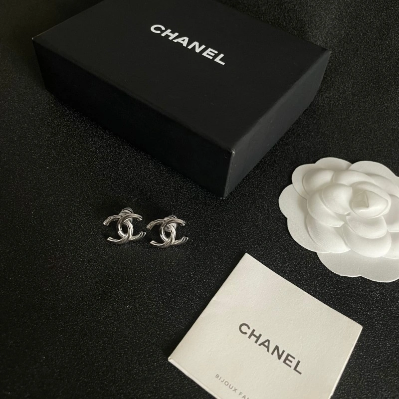 Chanel Earrings Bold 219872