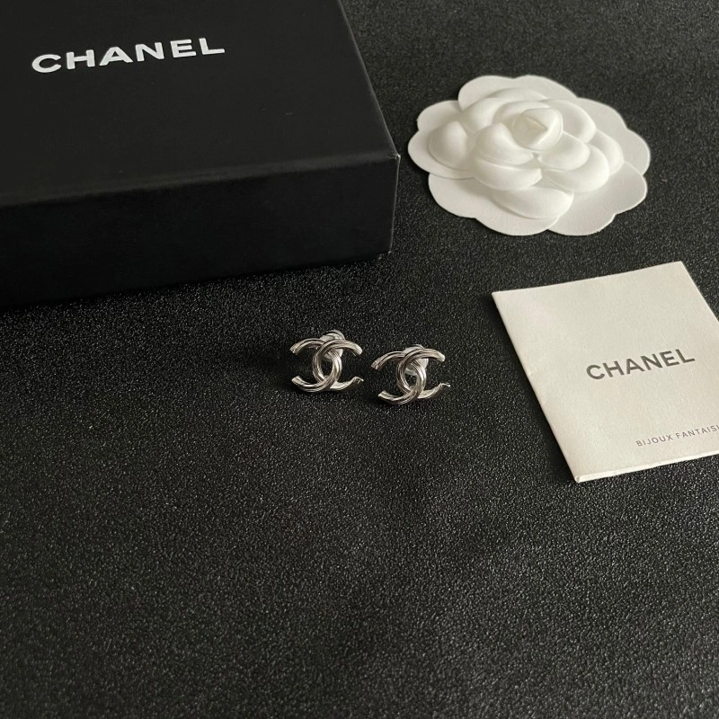Chanel Earrings Bold 219872