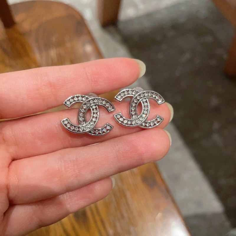 Elegant Chanel Earrings 219927