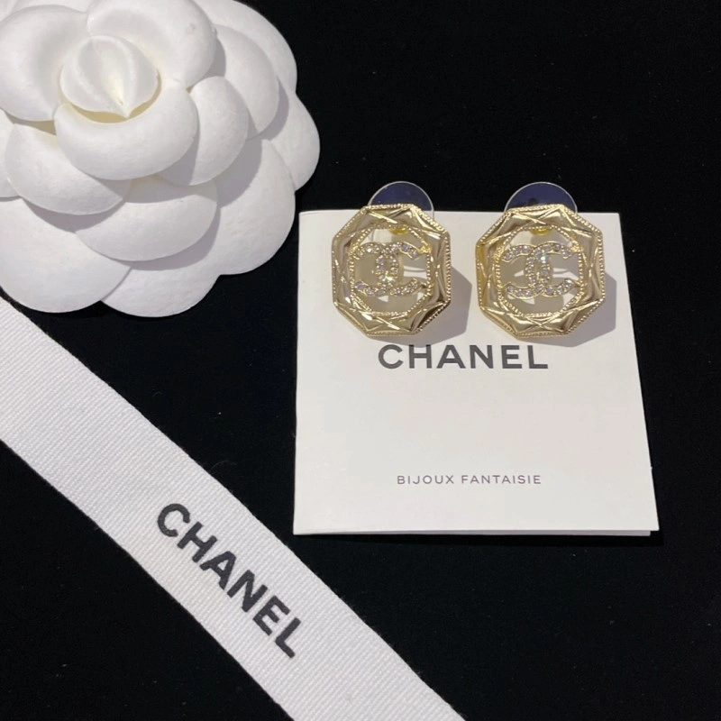 Lightweight Chanel Earrings 219824