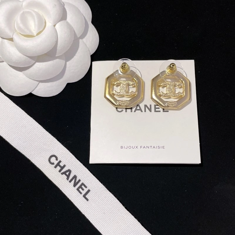 Lightweight Chanel Earrings 219824