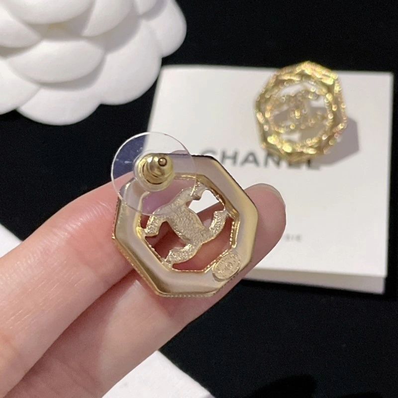 Lightweight Chanel Earrings 219824