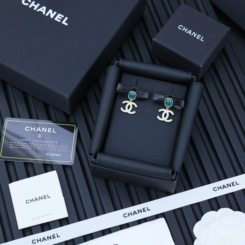 Chanel Earrings Packable 219818