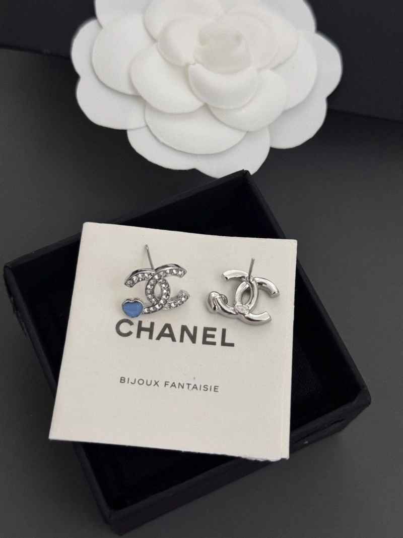 Chanel Earrings Compact 219823