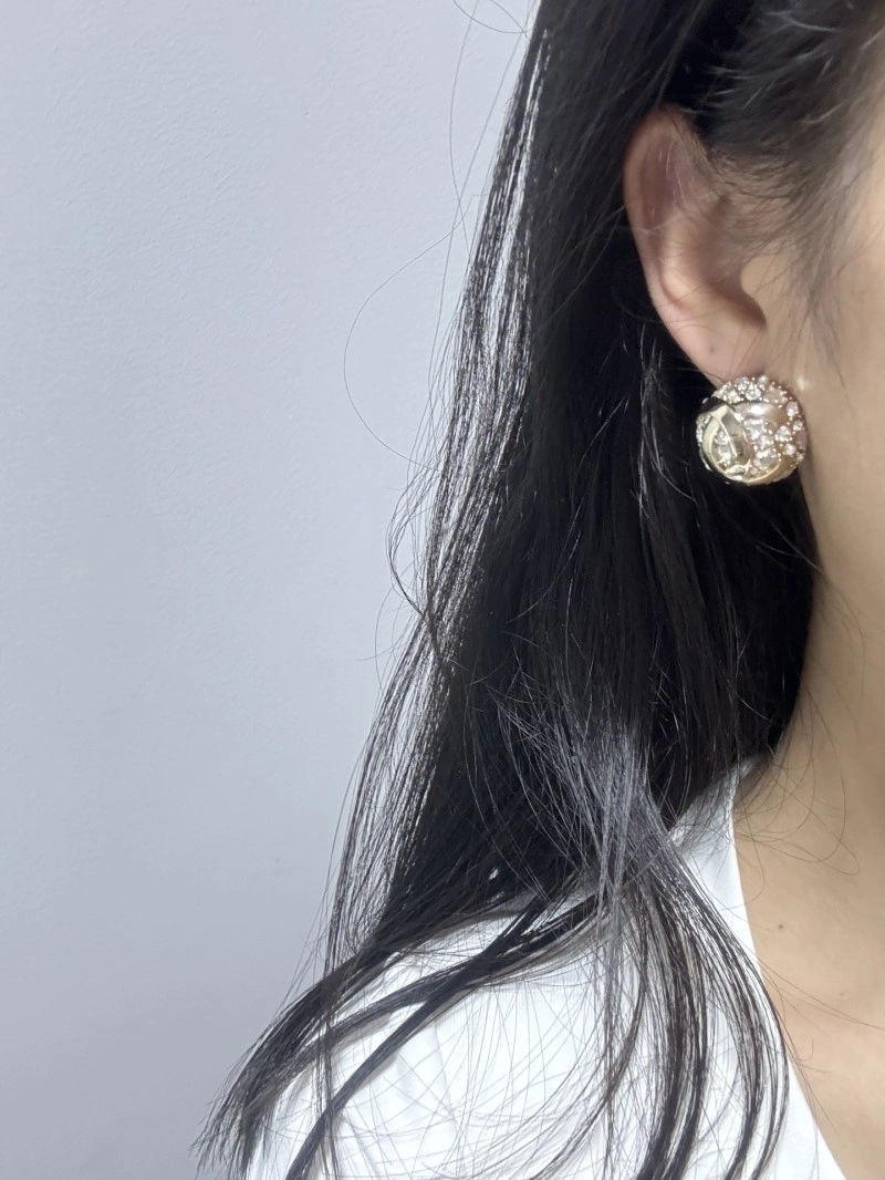 Chanel Earrings SmoothTexture 219810