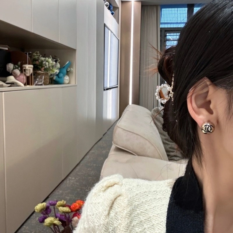 Sophisticated Chanel Earrings 219811
