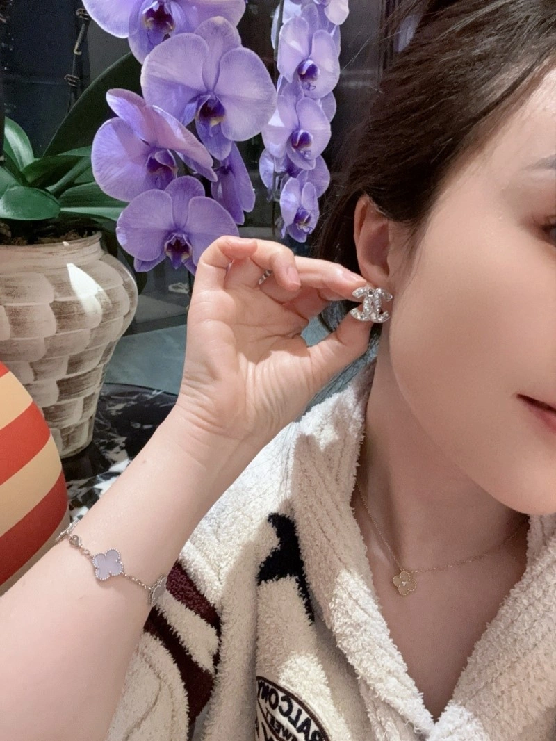Sustainable Chanel Earrings 219812