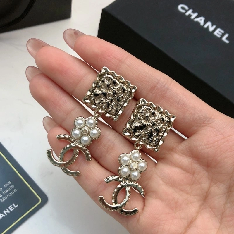 RelaxedFit Chanel Earrings 219807