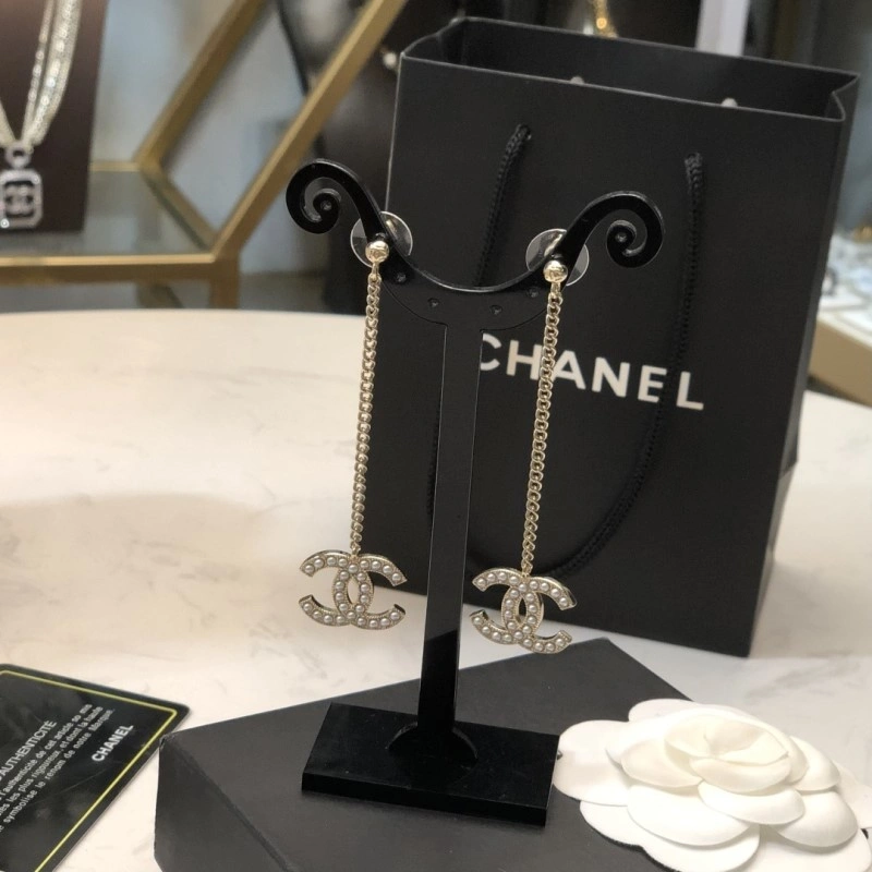 Chanel Earrings Snug 219832