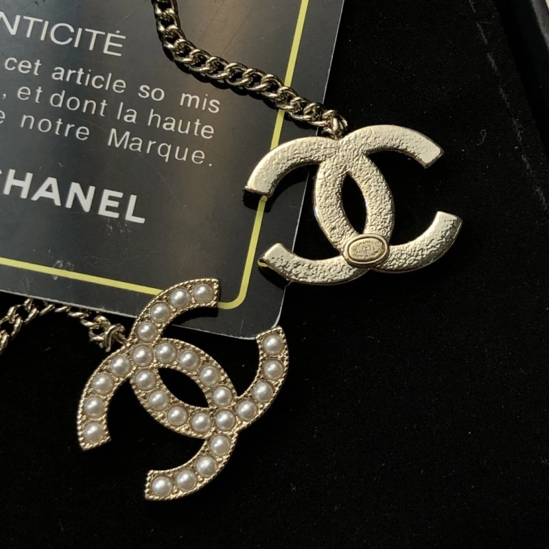 Chanel Earrings Snug 219832