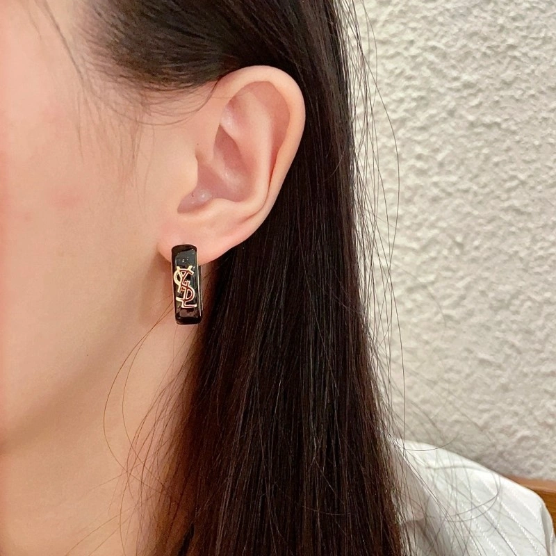 Neat Chanel Earrings 219782