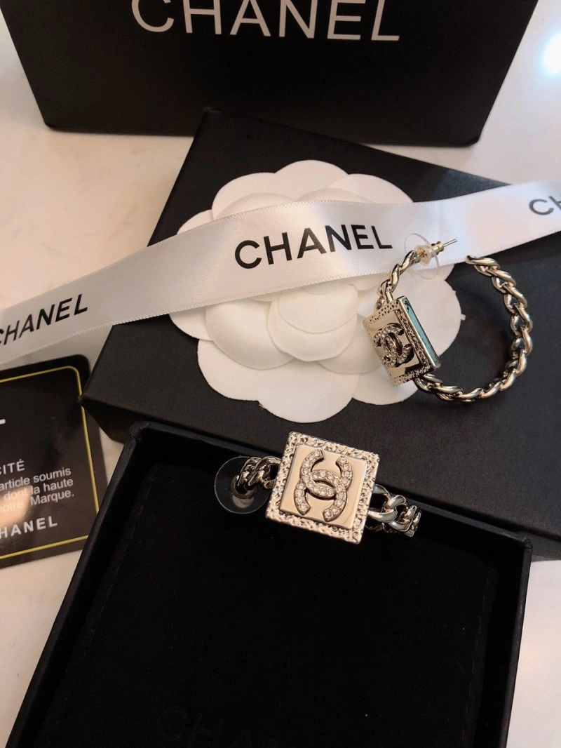 Chanel Earrings Sporty 219717
