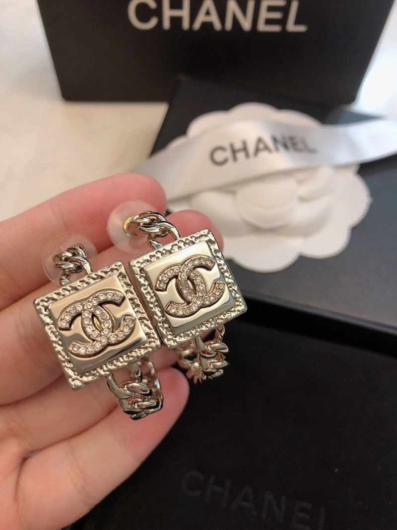 Chanel Earrings Sporty 219717