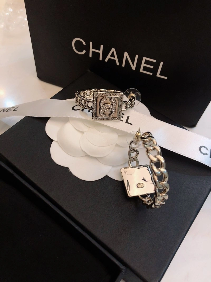Chanel Earrings Sporty 219717
