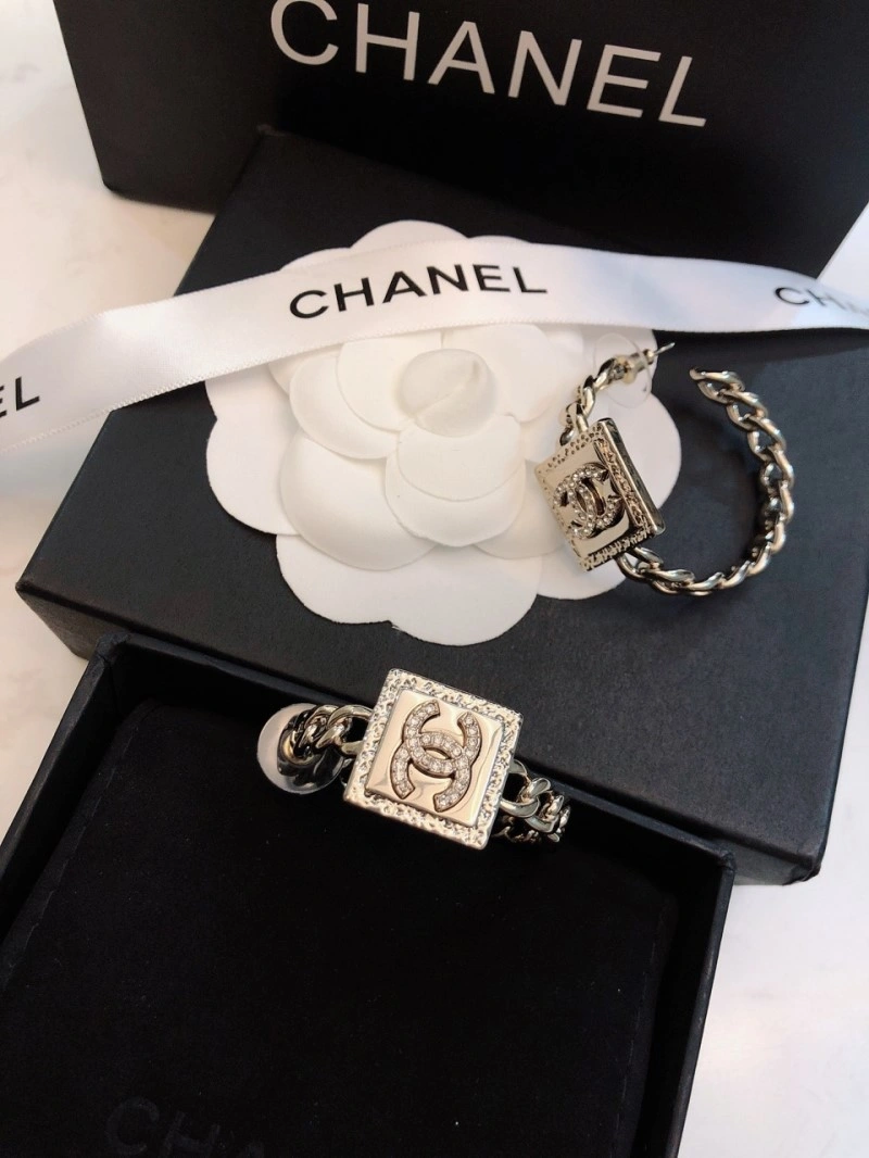 Chanel Earrings Sporty 219717