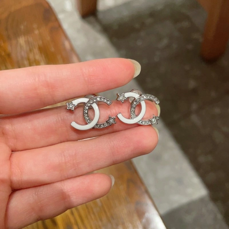 Lightweight Chanel Earrings 219724