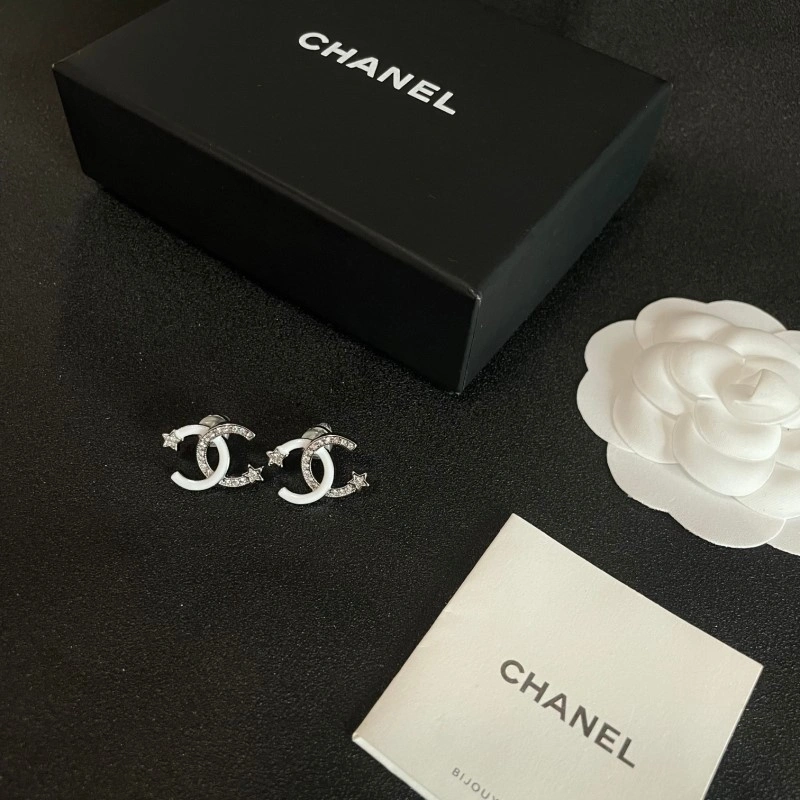 Lightweight Chanel Earrings 219724